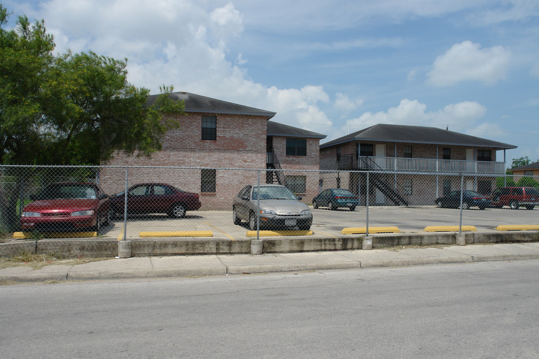 2369 Coolidge St in Brownsville, TX - Building Photo