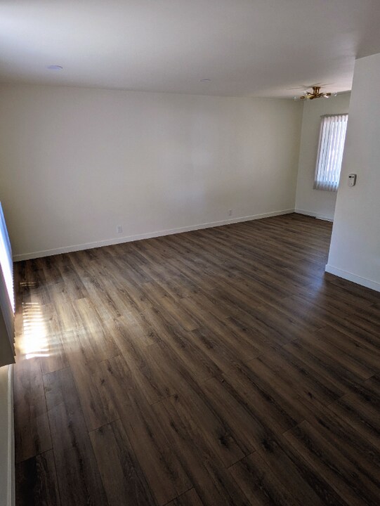 1118 S Fairfax Ave in Los Angeles, CA - Building Photo
