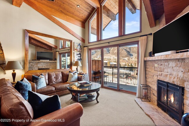 400 Wood Rd in Snowmass Village, CO - Building Photo - Building Photo