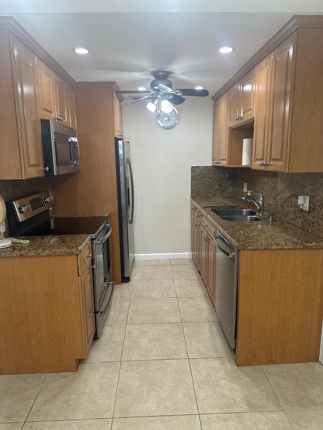 2071 Exeter in Boca Raton, FL - Building Photo - Building Photo