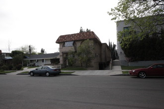 Jordan Hacienda Apartments in Canoga Park, CA - Building Photo - Building Photo