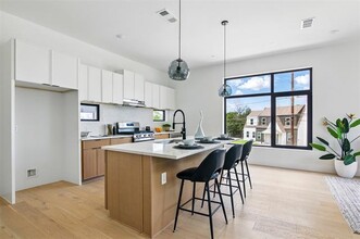 430 E 8th St in Dallas, TX - Building Photo - Building Photo