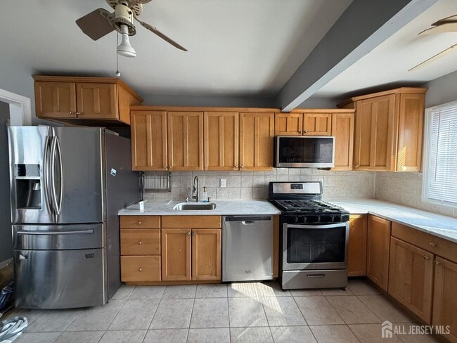 25 Bartman Rd in East Brunswick, NJ - Building Photo - Building Photo