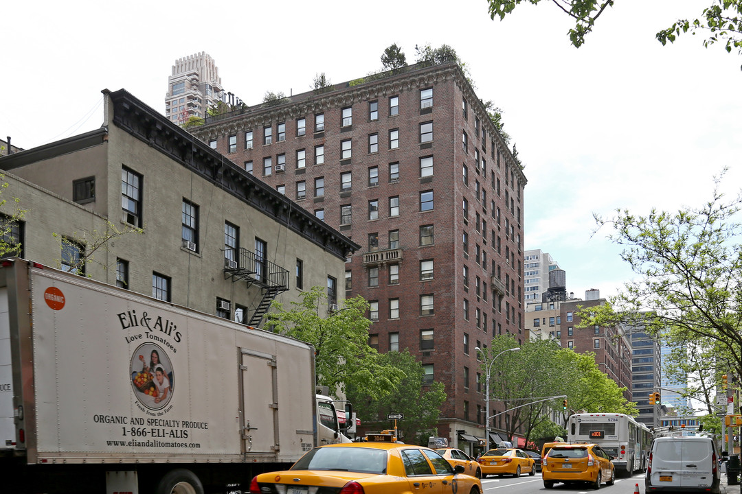 Dara Gardens in New York, NY - Foto de edificio