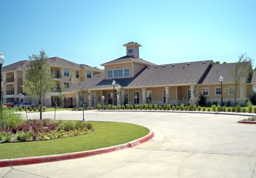 Villas on Callaway Creek Senior Living in Hurst, TX - Foto de edificio
