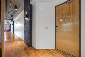 505 Bastrop St, Unit 201 in Houston, TX - Building Photo - Building Photo