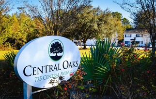 Central Oaks Apartments