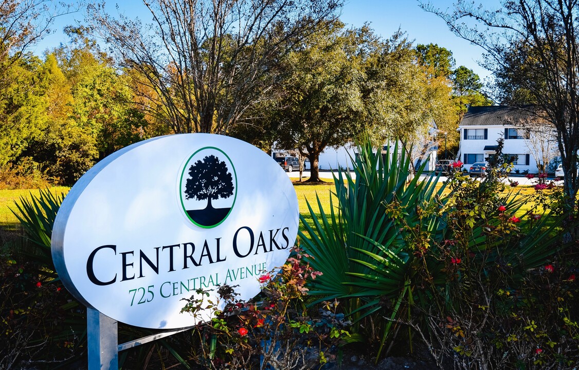 Central Oaks Apartments in Summerville, SC - Building Photo