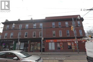 579 Gerrard St E in Toronto, ON - Building Photo