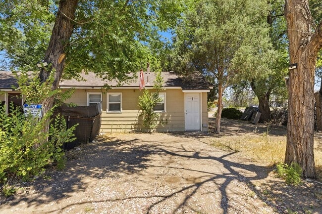 property at 207 N Santa Fe Ave