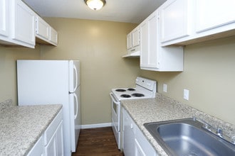 Southwind Apartments in Biloxi, MS - Building Photo - Interior Photo