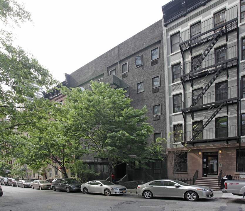 220 East 95th Street in New York, NY - Building Photo