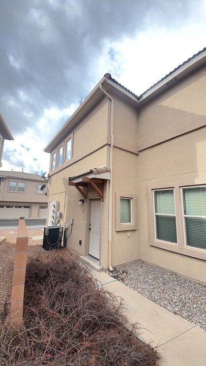 11004 Fort Point Ln NE in Albuquerque, NM - Building Photo