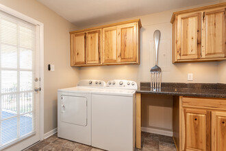 Morganton Arms Apartments in Fayetteville, NC - Building Photo - Interior Photo