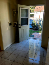 12141 Moorpark St in Studio City, CA - Building Photo - Building Photo