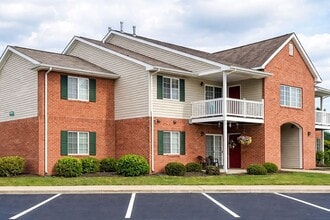 PINE GROVE APARTMENTS in Bluffton, IN - Building Photo - Building Photo