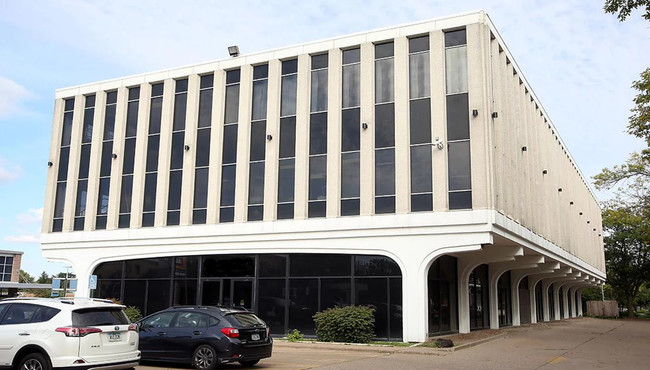 The Brenton Lofts in Davenport, IA - Building Photo - Building Photo