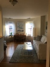 95 Gainsborough St, Unit 402 in Boston, MA - Foto de edificio - Building Photo