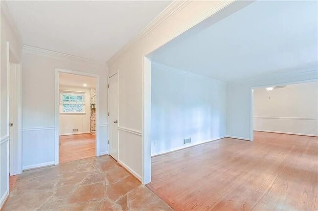 260 River Valley Rd NW in Sandy Springs, GA - Foto de edificio - Building Photo