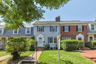 1710 37th St NW in Washington, DC - Building Photo - Building Photo