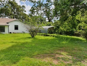 1272 Pecan St in Clute, TX - Building Photo - Building Photo