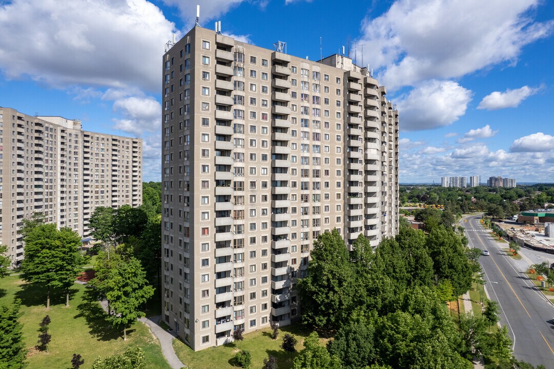 Forest Manor in Toronto, ON - Building Photo