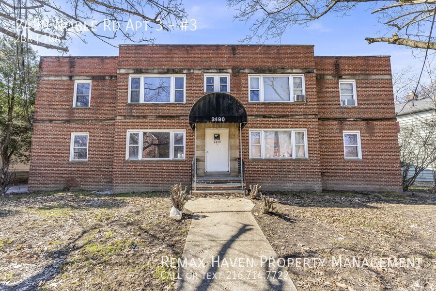2490 Noble Rd in Cleveland Heights, OH - Building Photo