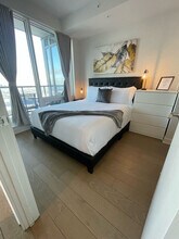 1275 Rue de la Montagne in Montréal, QC - Building Photo - Building Photo