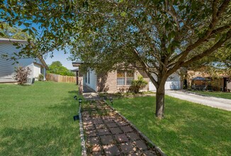 9919 Fortune Ridge Dr in Converse, TX - Foto de edificio - Building Photo