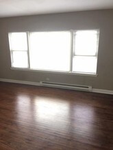 7628 N Milwaukee Ave-Unit -3B in Niles, IL - Building Photo - Building Photo