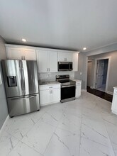 16 Lawrence St in Watertown, MA - Building Photo - Building Photo