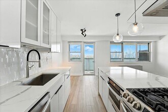 6600 JFK Blvd E in West New York, NJ - Foto de edificio - Building Photo