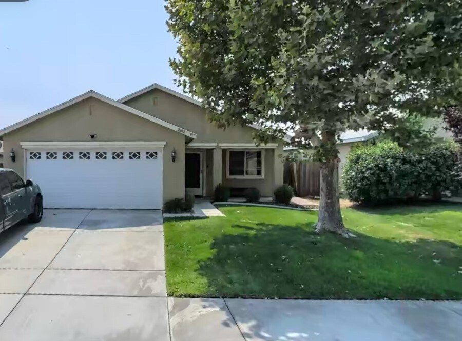 12067 GoldOak Ct in Victorville, CA - Building Photo
