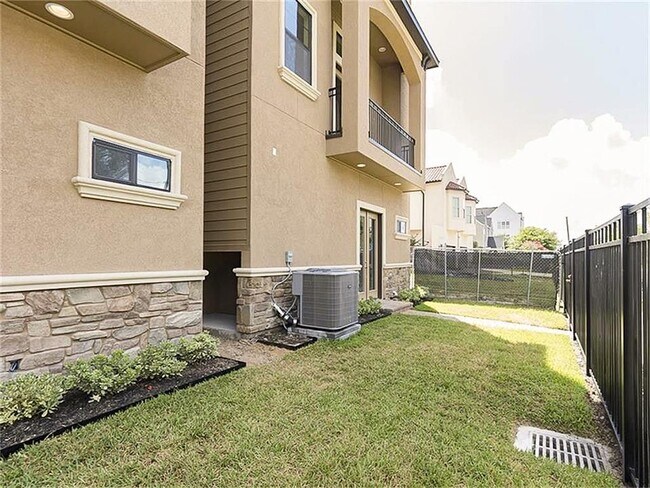 4615 Crawford St in Houston, TX - Building Photo - Building Photo