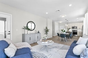 Triton Square Apartments in Groton, CT - Building Photo