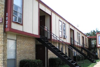 Brentwood Apartments in Arlington, TX - Building Photo - Building Photo