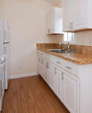 4703 Gundry Ave, Unit RearUnit in Long Beach, CA - Building Photo - Building Photo