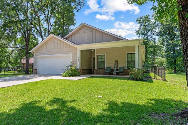 103 Idlewood Rd in Enchanted Oaks, TX - Building Photo