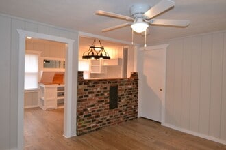 1307 N Fremont Ave in Springfield, MO - Building Photo - Building Photo