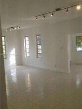 305 NE 2nd Ave in Dania Beach, FL - Building Photo - Building Photo