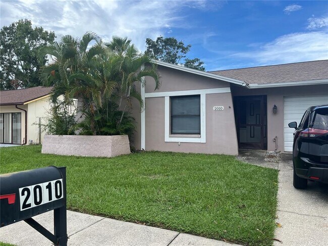 2010 Santiago Way S in Clearwater, FL - Building Photo - Building Photo