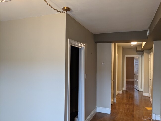 1235 Simms Pl NE, Unit 10 in Washington, DC - Foto de edificio - Building Photo