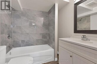 87 Wellington Ave W in Oshawa, ON - Building Photo - Building Photo