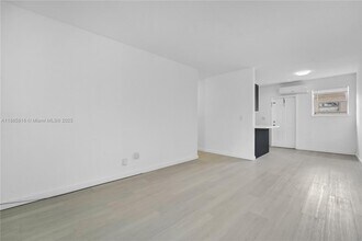 15991 NE 18th Pl in North Miami Beach, FL - Building Photo - Building Photo