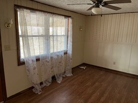 550 Hopkins Rd in Rocky Mount, VA - Building Photo