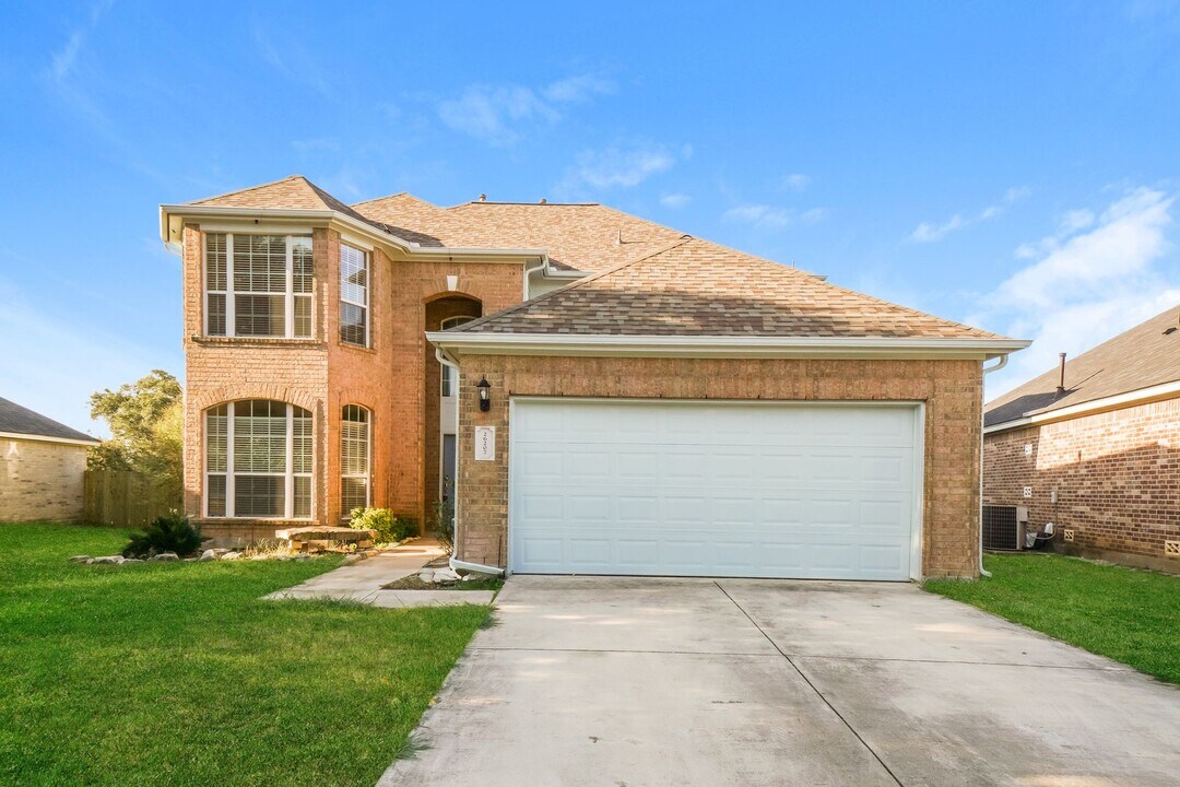26207 Marsh Pond in San Antonio, TX - Building Photo