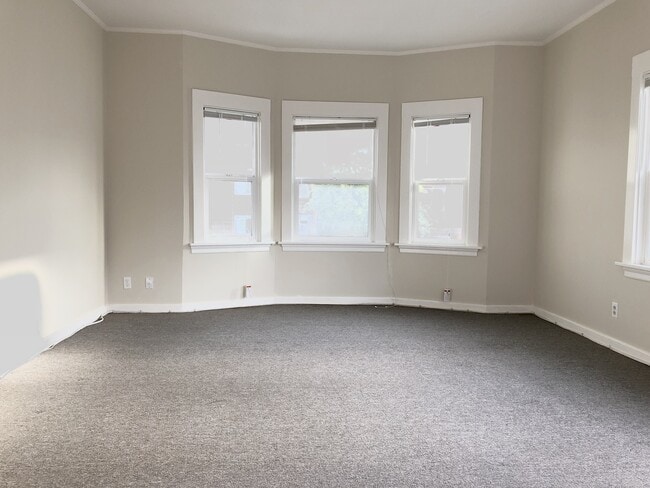 1055b Grand Ave in South San Francisco, CA - Building Photo - Building Photo