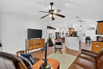 1060 Osprey Cove Cir in Groveland, FL - Building Photo - Building Photo