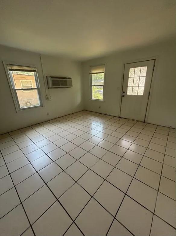 4919 40th St Cir in Jacksonville, FL - Building Photo - Building Photo