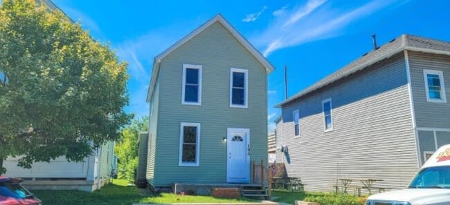 property at 185 S Cypress Ave